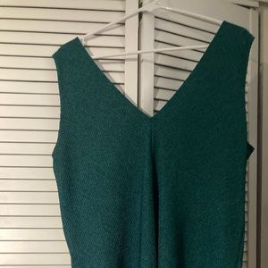 White HOUSE Black MARKET - gorgeous turquoise layered blouse. Size XL EUC